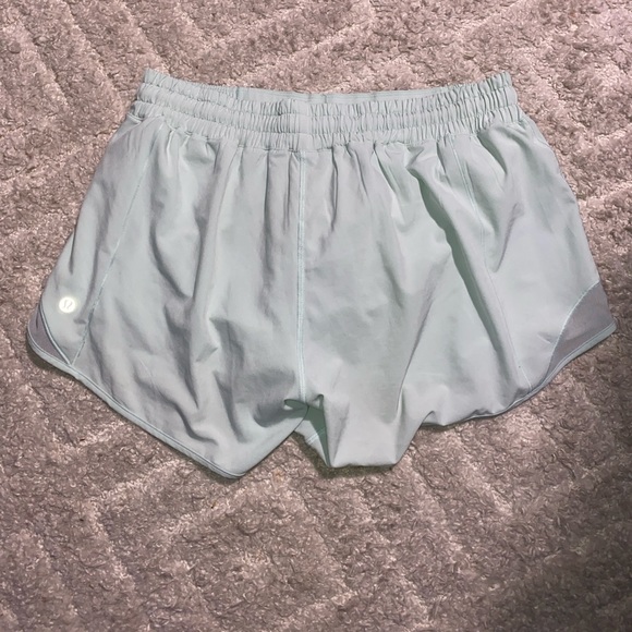 Mint green lululemon Hotty Hot shorts size 10 midrise 4” - Picture 1 of 3
